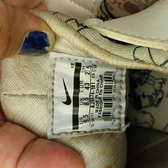 Nike Air Hurache - Picture 4 of 8